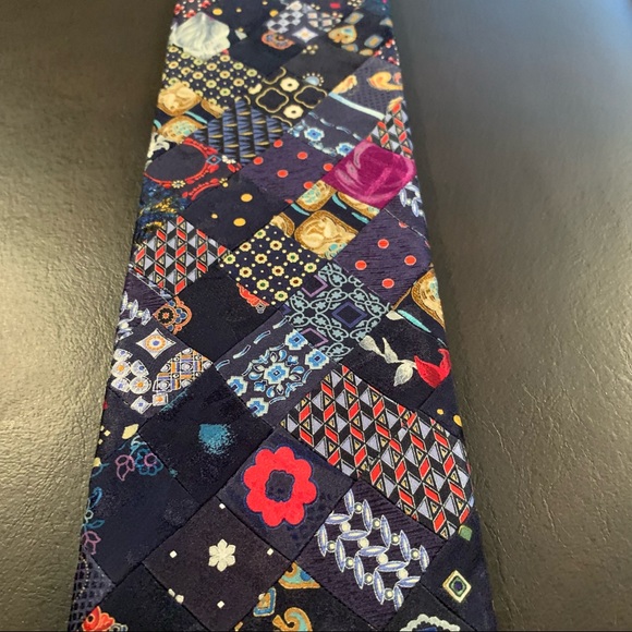 Beautiful Handmade Brioni Tie - Picture 14 of 15